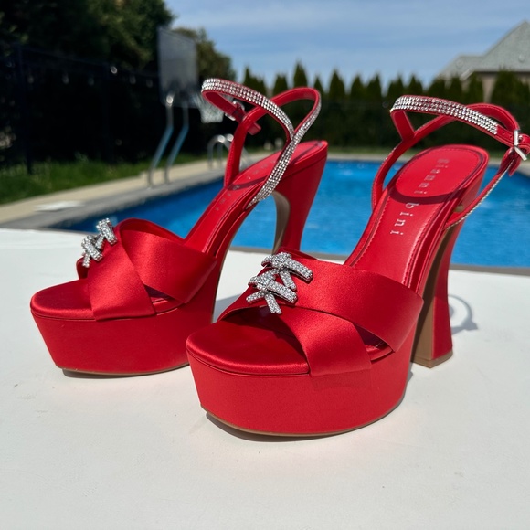 NWT Gianni Bini 10 Dempsey Red Satin Bow Platform Sandals - Picture 13 of 15